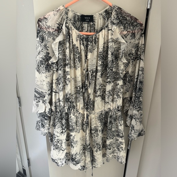 Vici collection Printed Romper - Picture 1 of 7